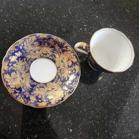 Vintage Aynsley Cobalt Blue and Gold Teacup and Saucer, England - Picture 9 of 13